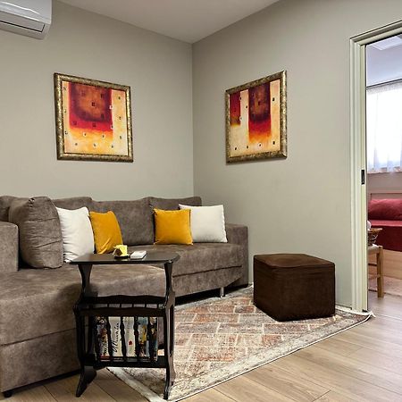 Home Away From Home Apartment Durres Ngoại thất bức ảnh