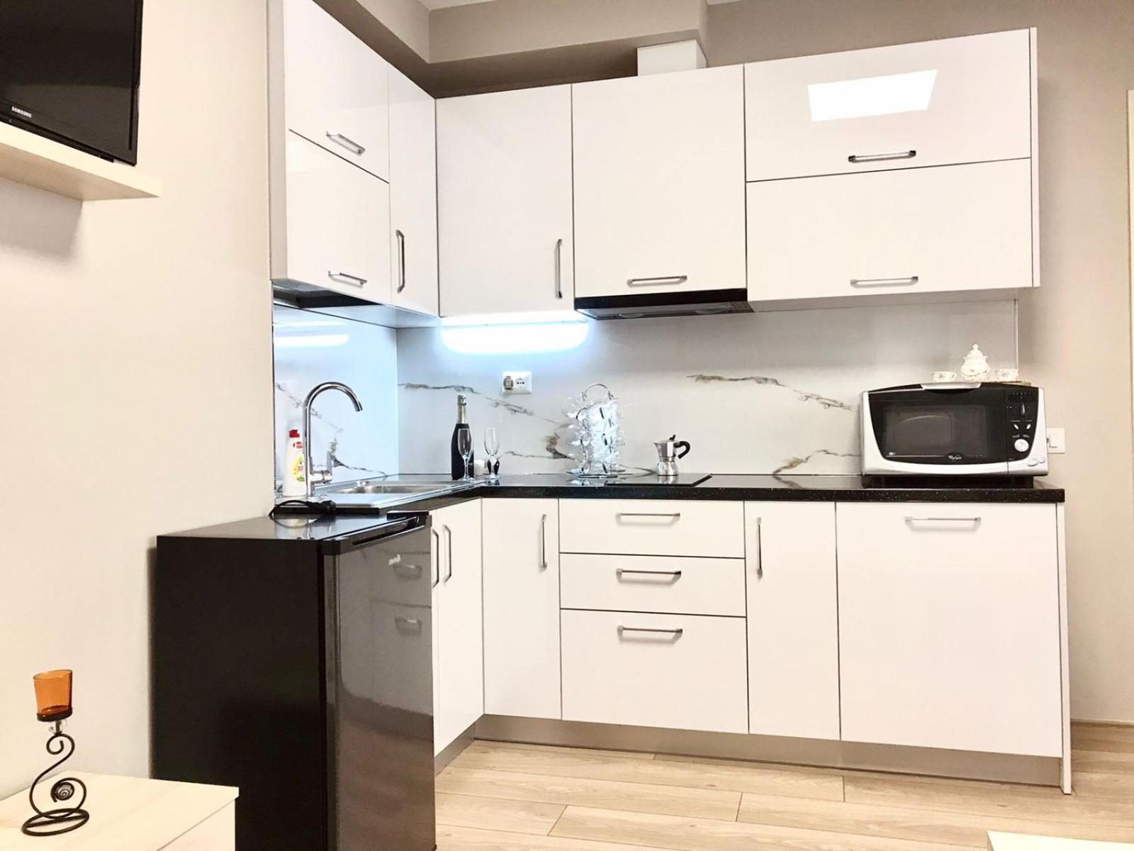 Home Away From Home Apartment Durres Ngoại thất bức ảnh